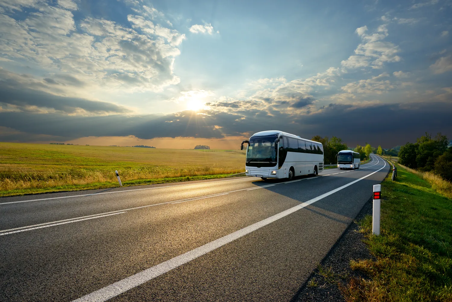 Autokar ile ma miejsc siedzących?