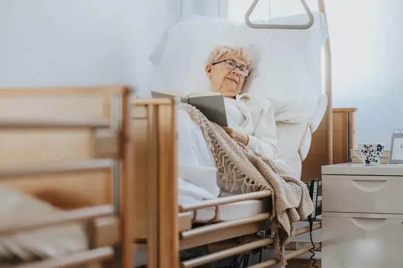 Łóżka rehabilitacyjne dla seniora
