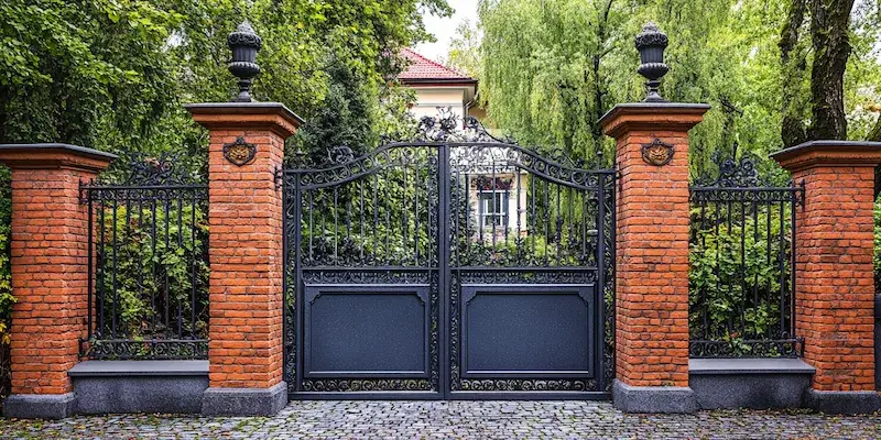 Transport und Montage - So funktioniert der Zaunkauf in Polen